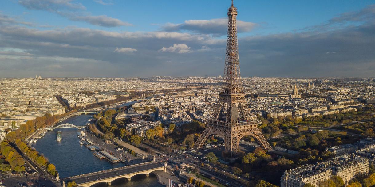 Private half day highlights tour by car in Paris